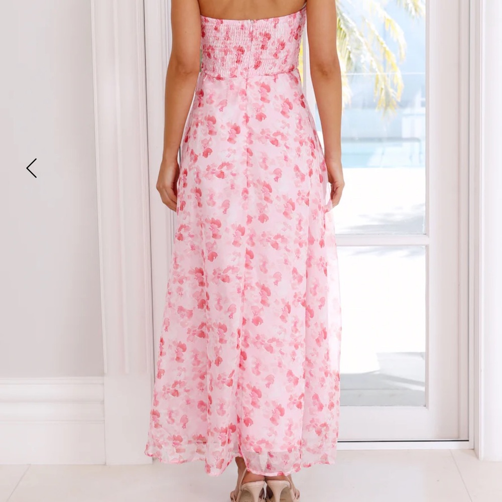 Hello Molly Pink Floral Strapless Dress
“Love Fantasy MIDI Dress” - Picture 2 of 3